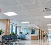 Trần nhôm 600x600 loại nào tốt cho bệnh viện và văn phòng?