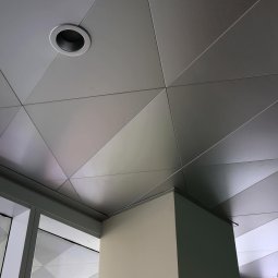 Mẫu trần nhôm tam giác – xu hướng mới trong thiết kế nội thất