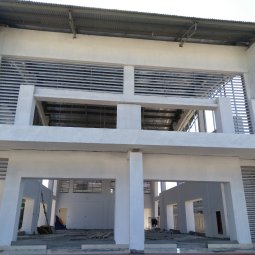 Nhà hướng tây nên chọn loại lam chắn nắng nào phù hợp nhất?
