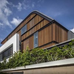 So sánh lam chắn nắng với bạt che nắng