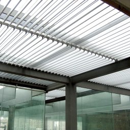 Thiết kế và lắp đặt lam chắn nắng cho showroom xe máy uy tín - chất lượng