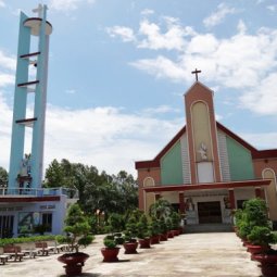 Thiết kế và thi công nhanh chóng trần nhôm nhà thờ tại Lạng Sơn
