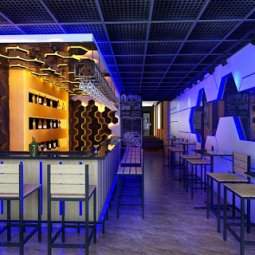 Thiết kế và thi công trần nhôm cho quán bar sang trọng hiện đại